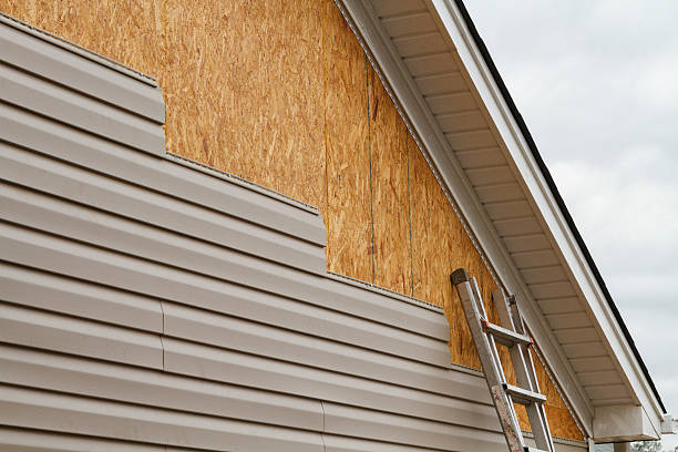 24/7 Emergency Storm Damage Siding Repair experts in West Farmington, OH
